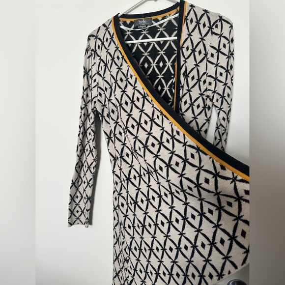 Stylish artsy diamond pattern knit cardigan size M - Picture 2 of 5